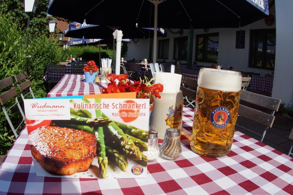 Gasthaus Und Landhotel Wiedmann Eresing ภายนอก รูปภาพ