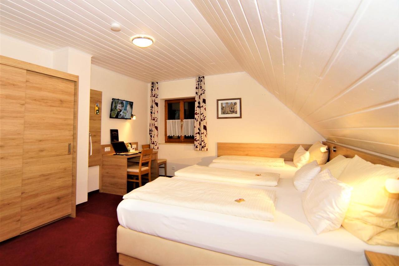 Gasthaus Und Landhotel Wiedmann Eresing ภายนอก รูปภาพ