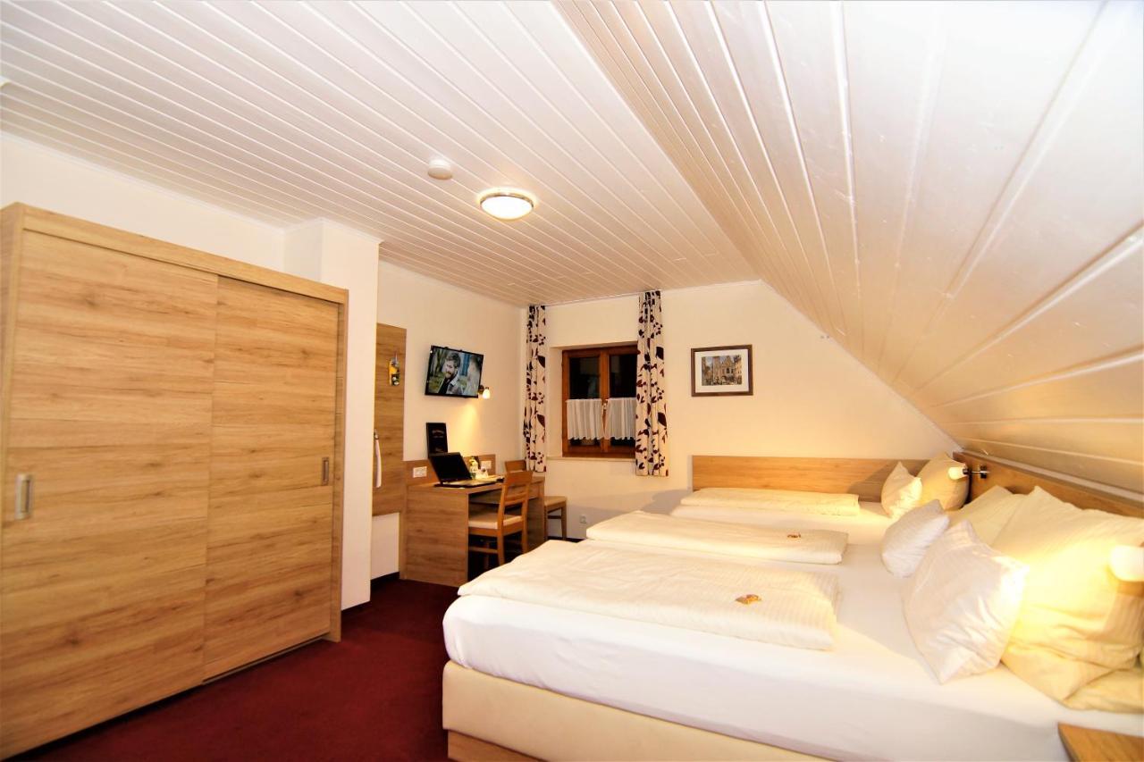 Gasthaus Und Landhotel Wiedmann Eresing ภายนอก รูปภาพ