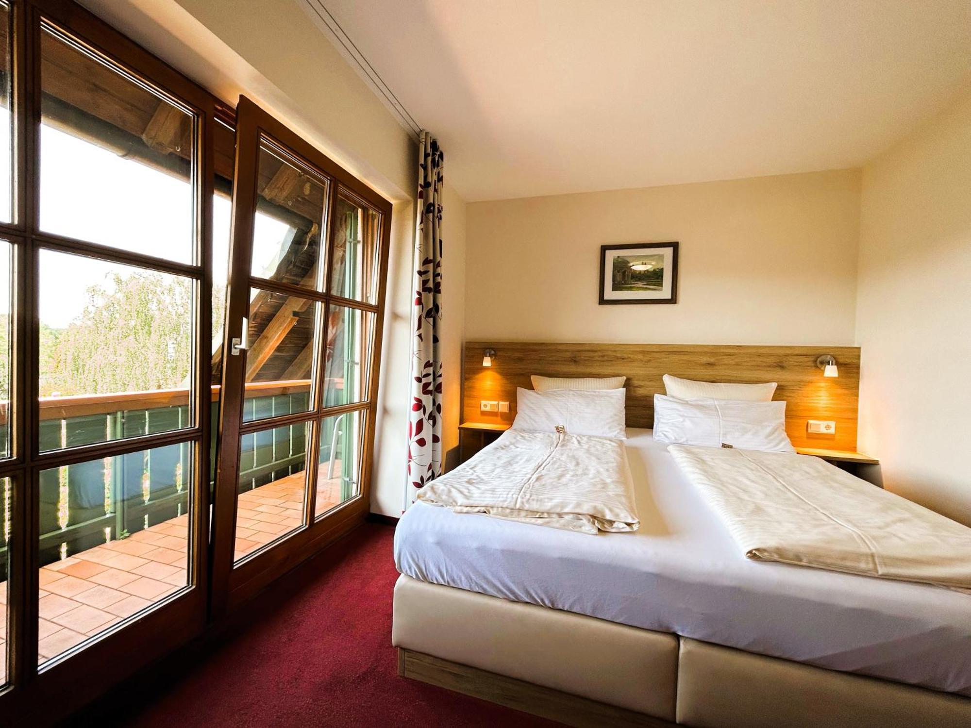 Gasthaus Und Landhotel Wiedmann Eresing ภายนอก รูปภาพ