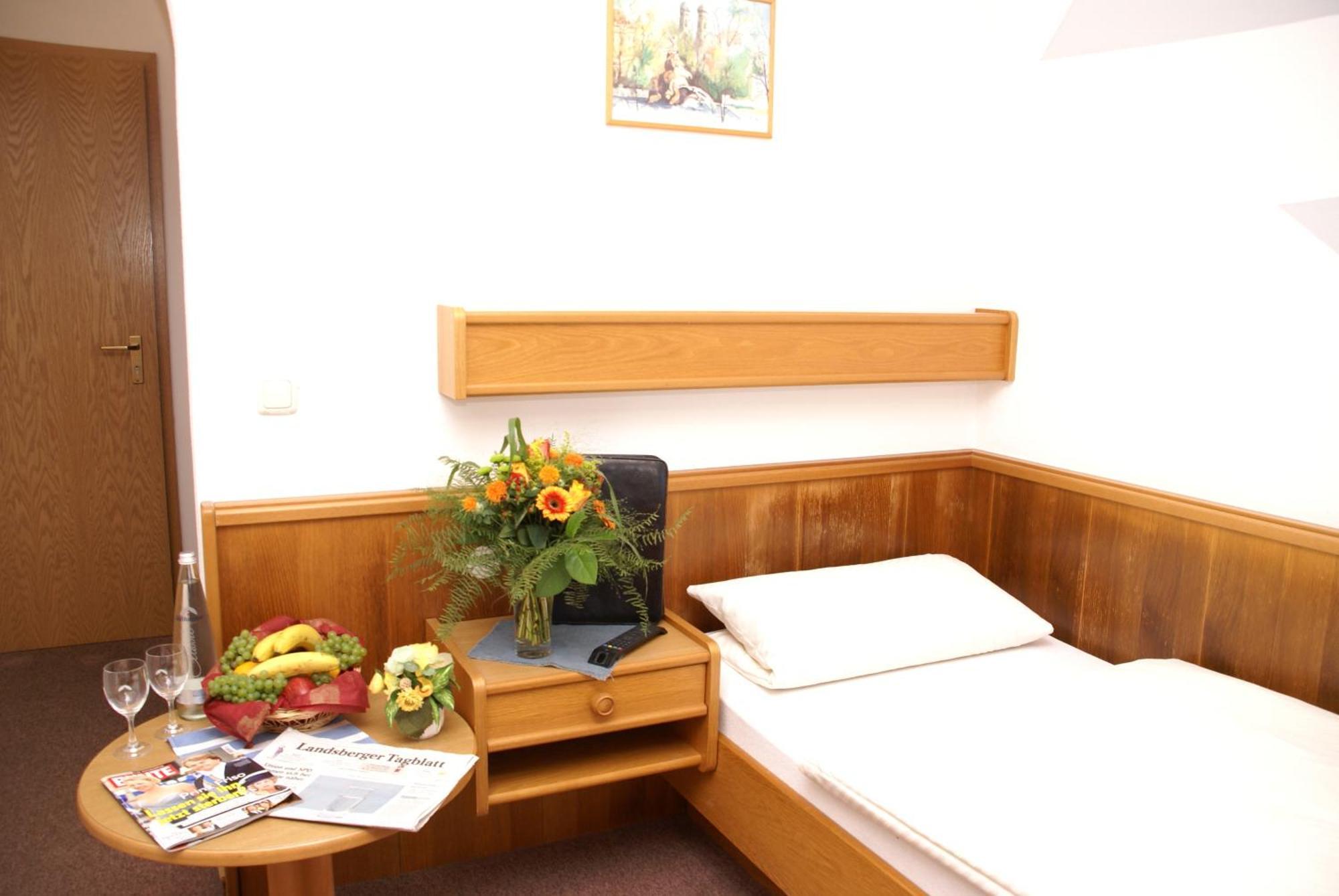 Gasthaus Und Landhotel Wiedmann Eresing ห้อง รูปภาพ