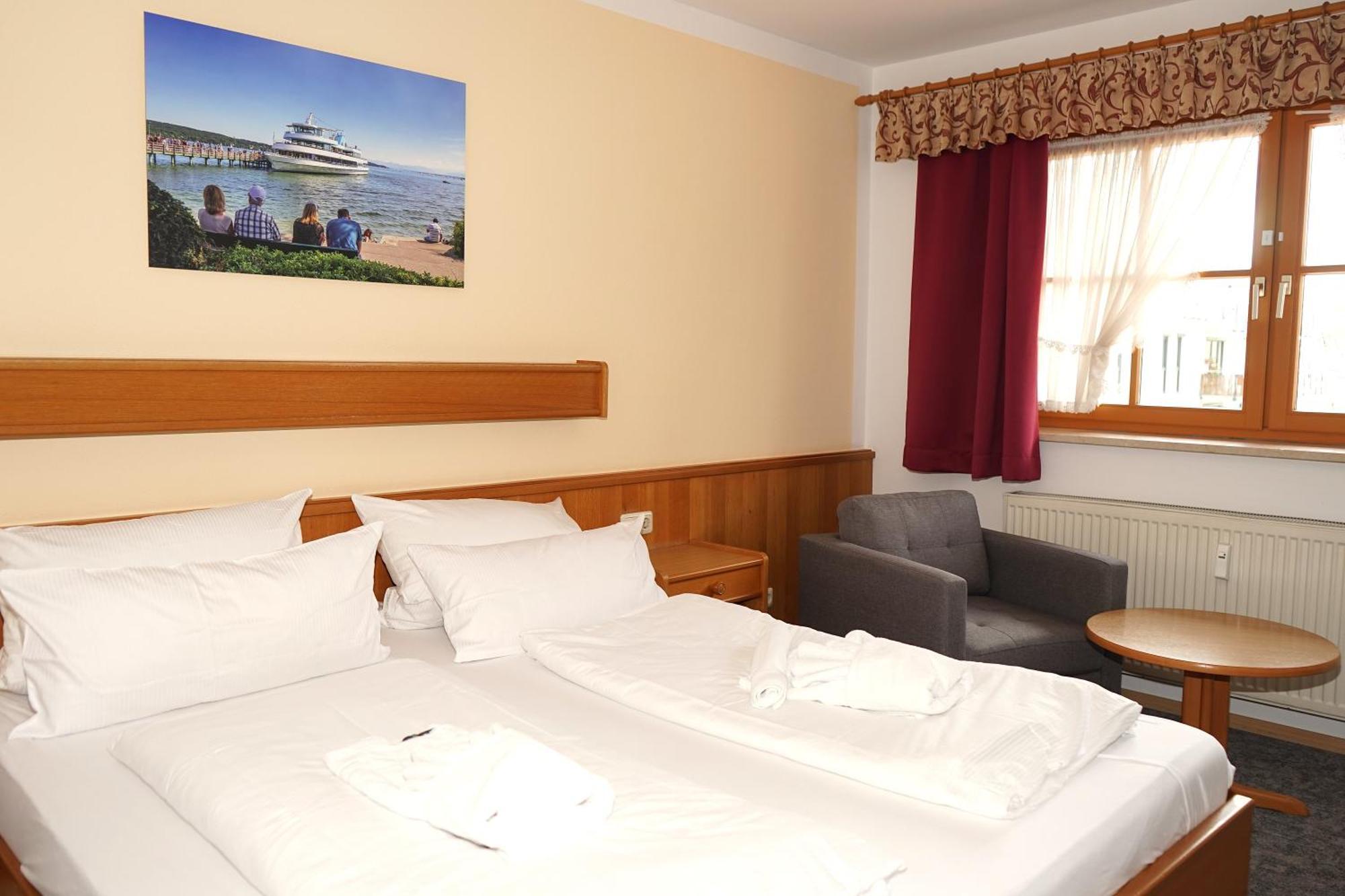 Gasthaus Und Landhotel Wiedmann Eresing ภายนอก รูปภาพ