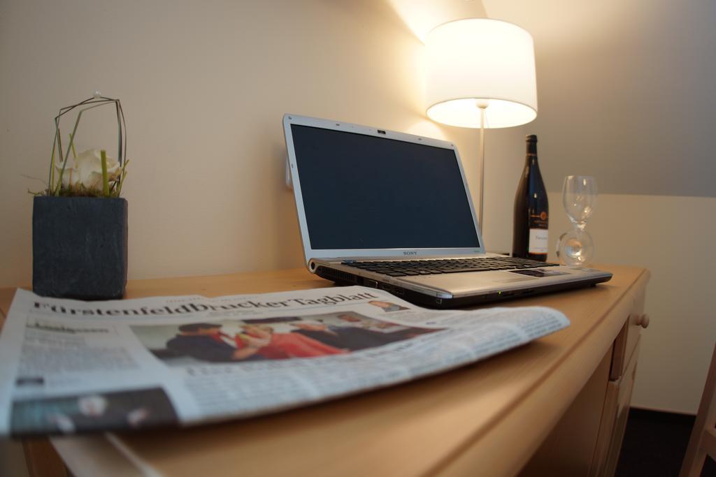 Gasthaus Und Landhotel Wiedmann Eresing ภายนอก รูปภาพ