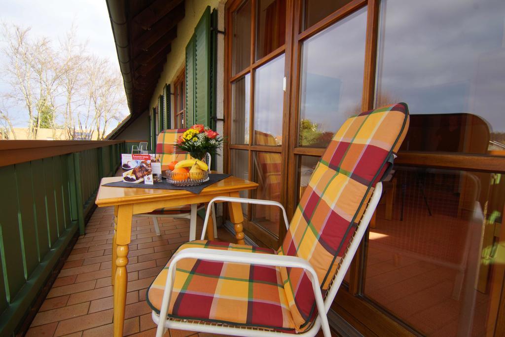 Gasthaus Und Landhotel Wiedmann Eresing ภายนอก รูปภาพ
