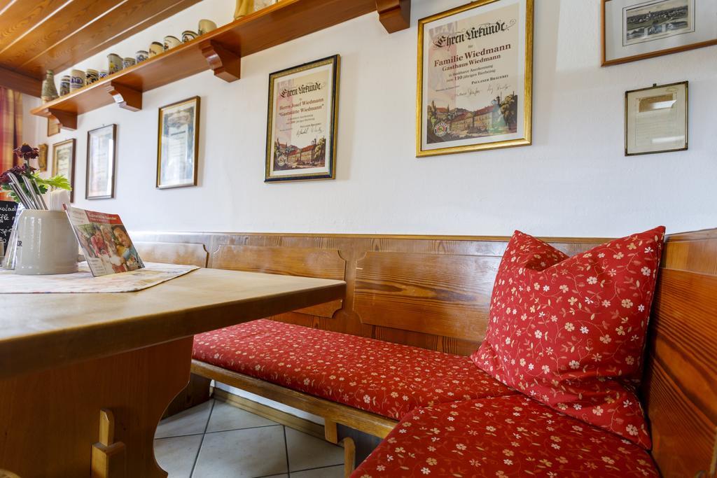 Gasthaus Und Landhotel Wiedmann Eresing ภายนอก รูปภาพ