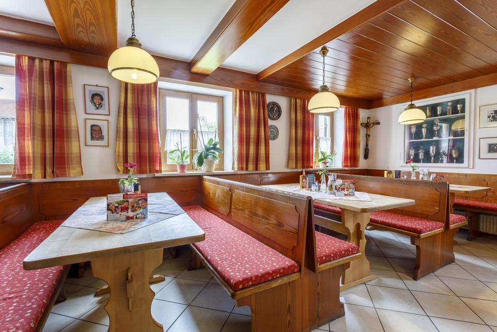 Gasthaus Und Landhotel Wiedmann Eresing ภายนอก รูปภาพ