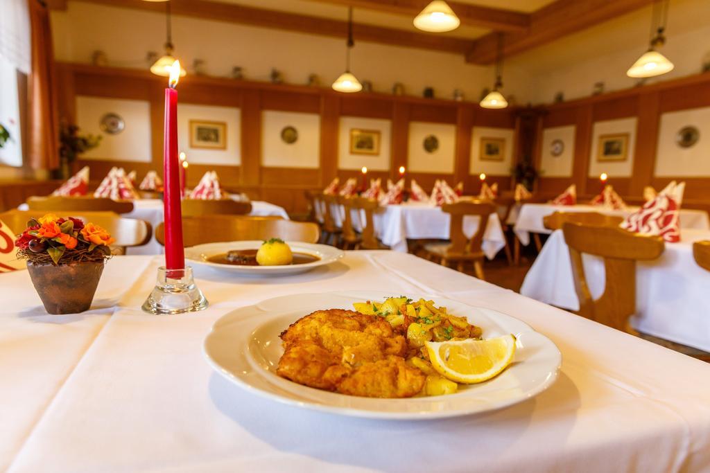 Gasthaus Und Landhotel Wiedmann Eresing ภายนอก รูปภาพ